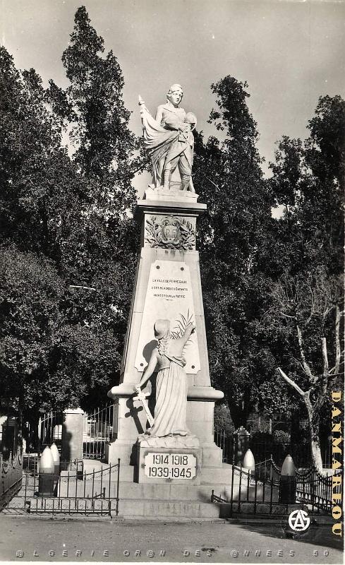 Perregaux 03- Monument aux morts COLLECTION DES AMIS DE ND DE SANTA CRUZ.jpg
